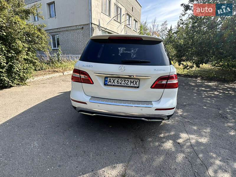 Внедорожник / Кроссовер Mercedes-Benz M-Class 2012 в Змиеве фото 3 Внедорожник / Кроссовер Mercedes-Benz M-Class 2012 в Змиеве