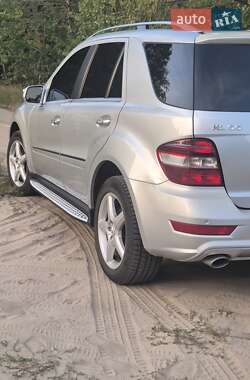 Внедорожник / Кроссовер Mercedes-Benz M-Class 2009 в 