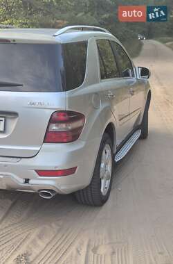 Внедорожник / Кроссовер Mercedes-Benz M-Class 2009 в 
