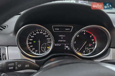 Внедорожник / Кроссовер Mercedes-Benz M-Class 2012 в 