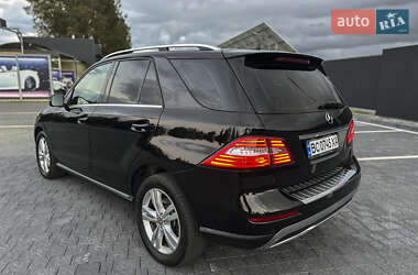 Внедорожник / Кроссовер Mercedes-Benz M-Class 2012 в 