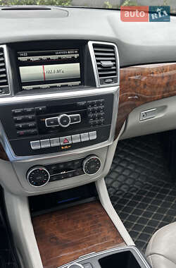 Позашляховик / Кросовер Mercedes-Benz M-Class 2014 в 