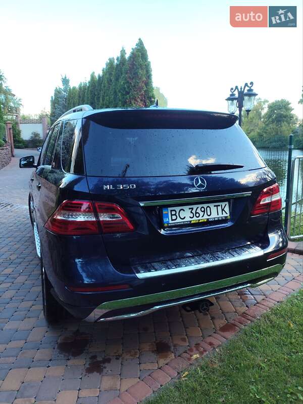 Внедорожник / Кроссовер Mercedes-Benz M-Class 2013 в Киеве