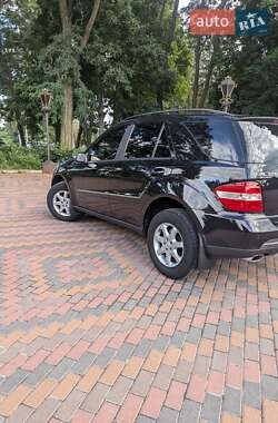 Внедорожник / Кроссовер Mercedes-Benz M-Class 2006 в 
