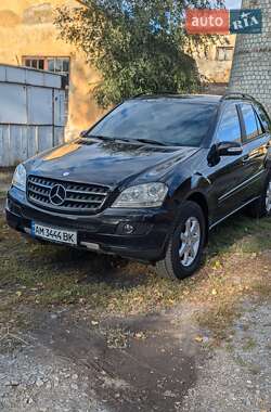 Внедорожник / Кроссовер Mercedes-Benz M-Class 2006 в 