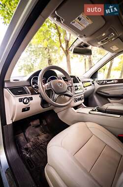 Позашляховик / Кросовер Mercedes-Benz M-Class 2015 в 