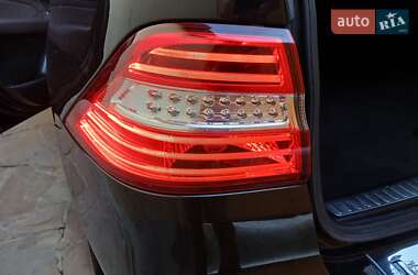 Позашляховик / Кросовер Mercedes-Benz M-Class 2014 в 
