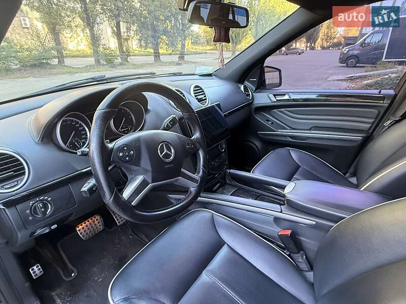 Позашляховик / Кросовер Mercedes-Benz M-Class 2011 в Києві