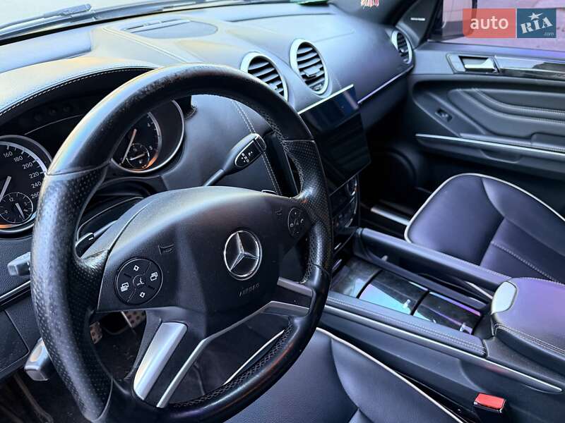 Позашляховик / Кросовер Mercedes-Benz M-Class 2011 в Києві