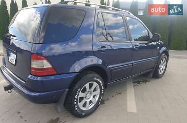 Позашляховик / Кросовер Mercedes-Benz M-Class 2001 в 