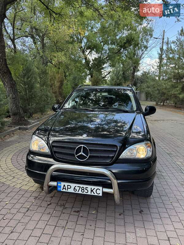 Позашляховик / Кросовер Mercedes-Benz M-Class 2000 в Запоріжжі