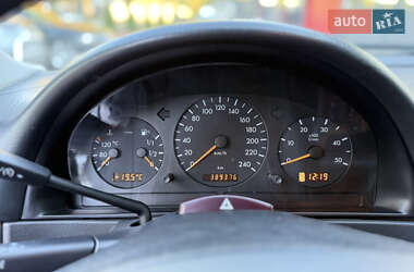 Внедорожник / Кроссовер Mercedes-Benz M-Class 2001 в 