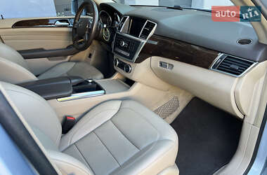 Позашляховик / Кросовер Mercedes-Benz M-Class 2013 в 