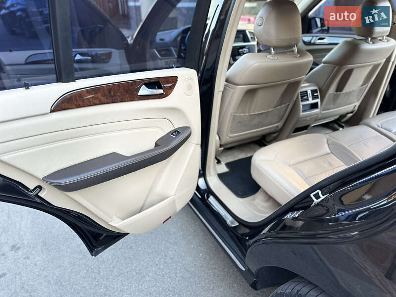 Внедорожник / Кроссовер Mercedes-Benz M-Class 2015 в Броварах