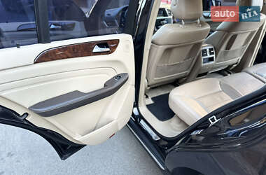 Внедорожник / Кроссовер Mercedes-Benz M-Class 2015 в 