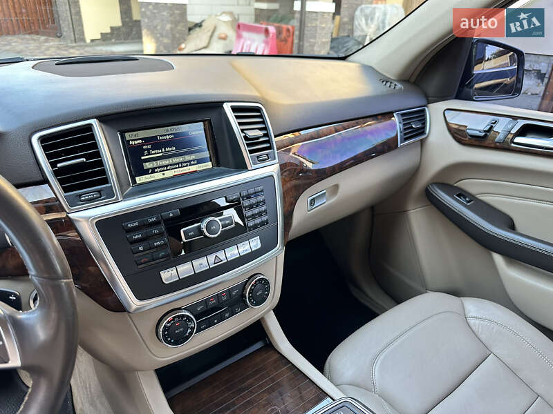 Внедорожник / Кроссовер Mercedes-Benz M-Class 2015 в Броварах