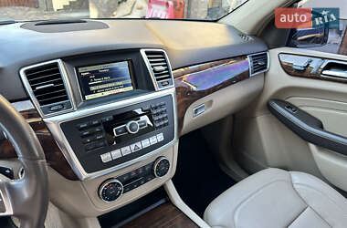 Внедорожник / Кроссовер Mercedes-Benz M-Class 2015 в 