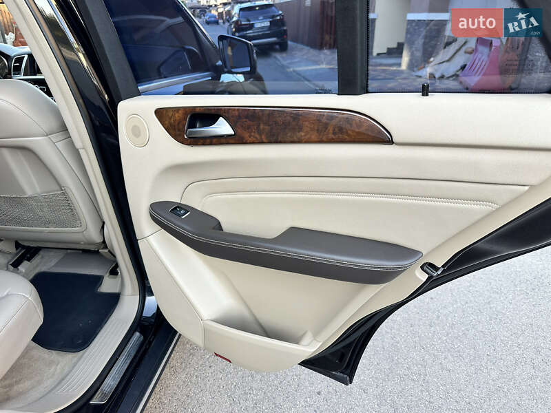 Внедорожник / Кроссовер Mercedes-Benz M-Class 2015 в Броварах