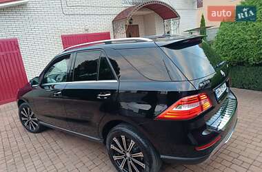 Позашляховик / Кросовер Mercedes-Benz M-Class 2014 в 
