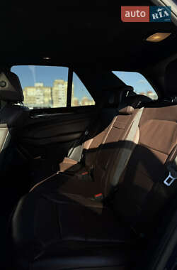 Позашляховик / Кросовер Mercedes-Benz M-Class 2013 в 