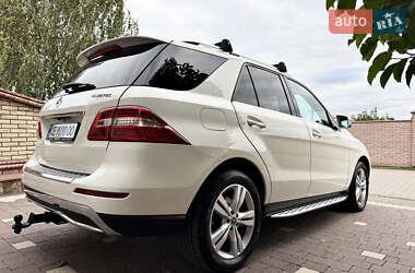 Позашляховик / Кросовер Mercedes-Benz M-Class 2013 в 