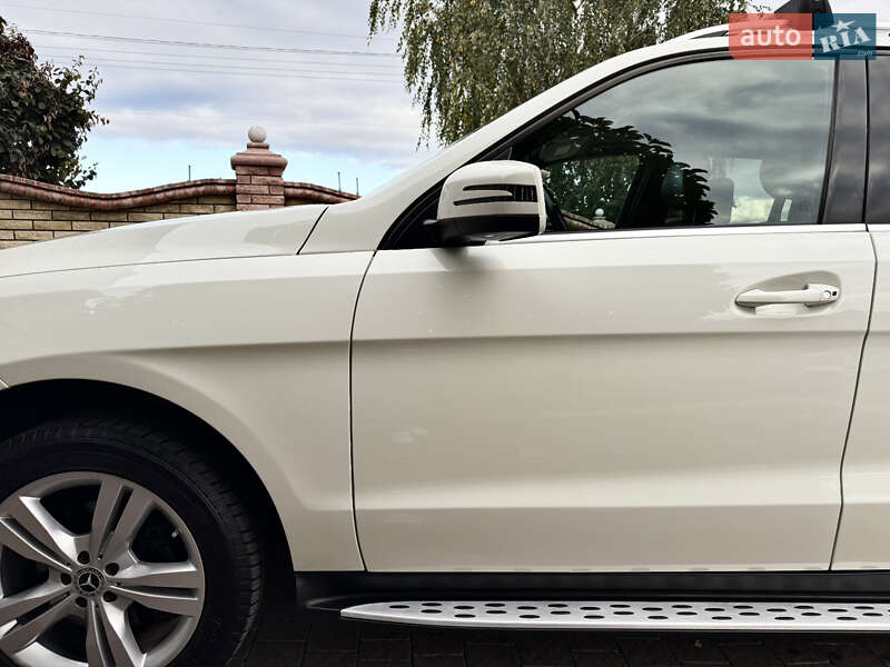 Внедорожник / Кроссовер Mercedes-Benz M-Class 2013 в Черновцах