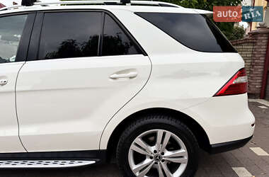 Позашляховик / Кросовер Mercedes-Benz M-Class 2013 в 
