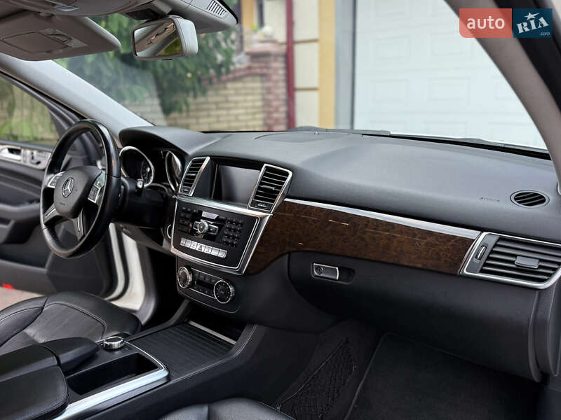 Внедорожник / Кроссовер Mercedes-Benz M-Class 2013 в Черновцах