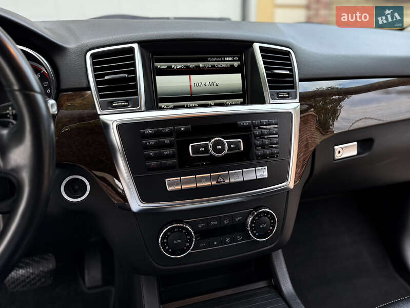 Внедорожник / Кроссовер Mercedes-Benz M-Class 2013 в Черновцах
