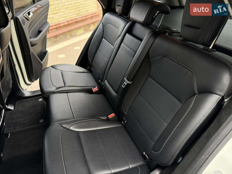 Внедорожник / Кроссовер Mercedes-Benz M-Class 2013 в Черновцах