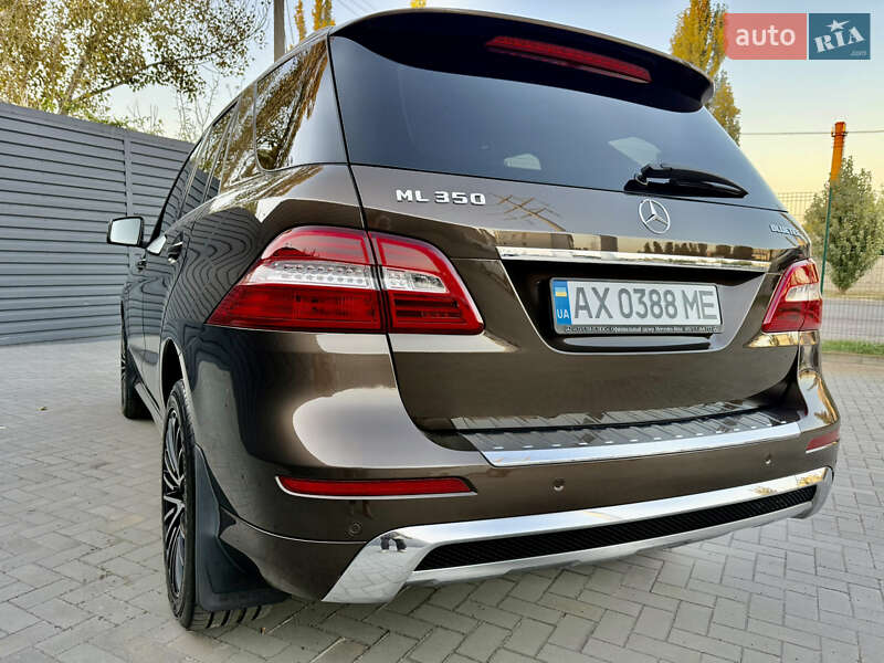 Внедорожник / Кроссовер Mercedes-Benz M-Class 2013 в Киеве