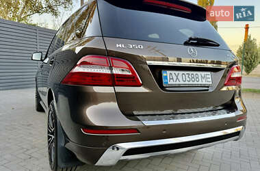 Внедорожник / Кроссовер Mercedes-Benz M-Class 2013 в 