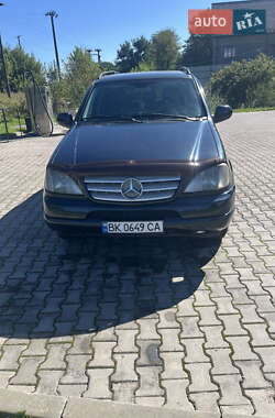 Позашляховик / Кросовер Mercedes-Benz M-Class 2001 в Івано-Франківську