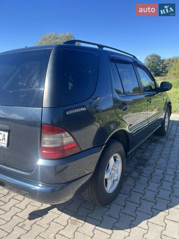 Позашляховик / Кросовер Mercedes-Benz M-Class 2001 в Івано-Франківську