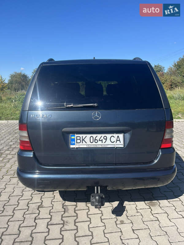 Позашляховик / Кросовер Mercedes-Benz M-Class 2001 в Івано-Франківську
