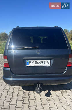 Внедорожник / Кроссовер Mercedes-Benz M-Class 2001 в 