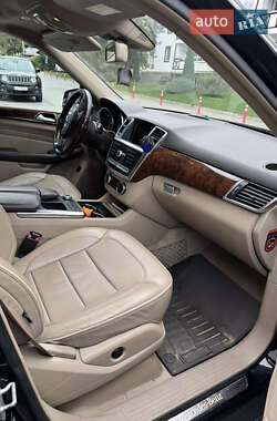 Внедорожник / Кроссовер Mercedes-Benz M-Class 2012 в 