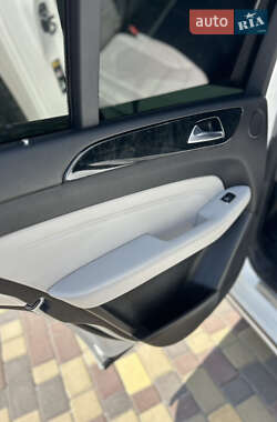Позашляховик / Кросовер Mercedes-Benz M-Class 2012 в 