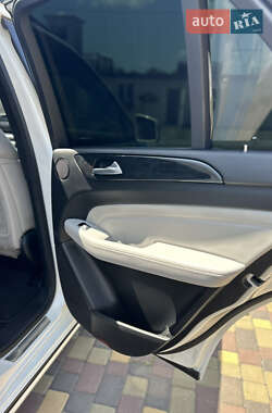 Позашляховик / Кросовер Mercedes-Benz M-Class 2012 в 