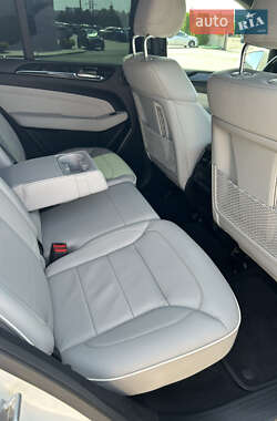 Позашляховик / Кросовер Mercedes-Benz M-Class 2012 в 