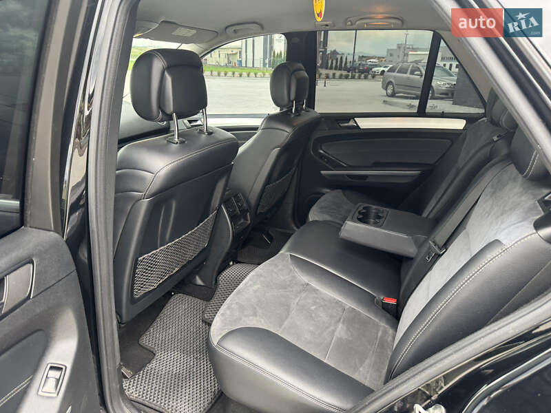 Позашляховик / Кросовер Mercedes-Benz M-Class 2010 в Хусті