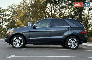 Внедорожник / Кроссовер Mercedes-Benz M-Class 2013 в 