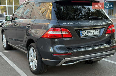 Внедорожник / Кроссовер Mercedes-Benz M-Class 2013 в 