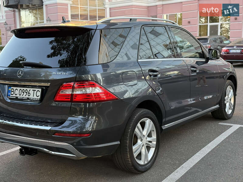 Внедорожник / Кроссовер Mercedes-Benz M-Class 2013 в Одессе