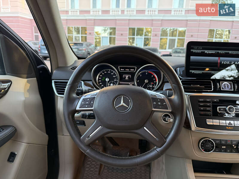 Внедорожник / Кроссовер Mercedes-Benz M-Class 2013 в Одессе
