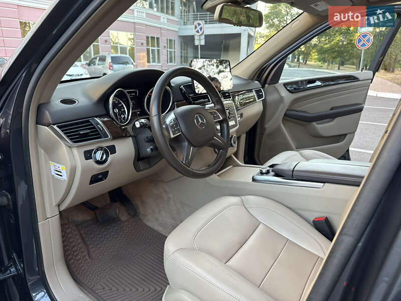 Внедорожник / Кроссовер Mercedes-Benz M-Class 2013 в Одессе