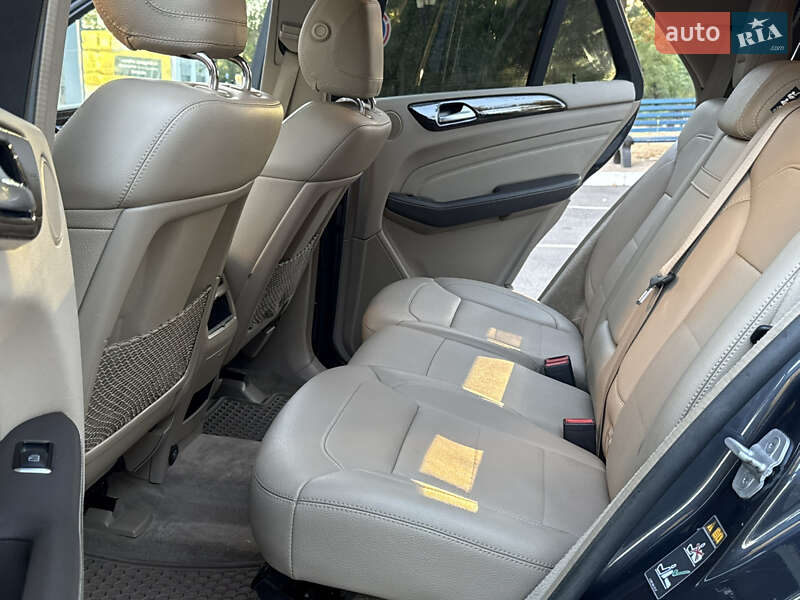 Внедорожник / Кроссовер Mercedes-Benz M-Class 2013 в Одессе