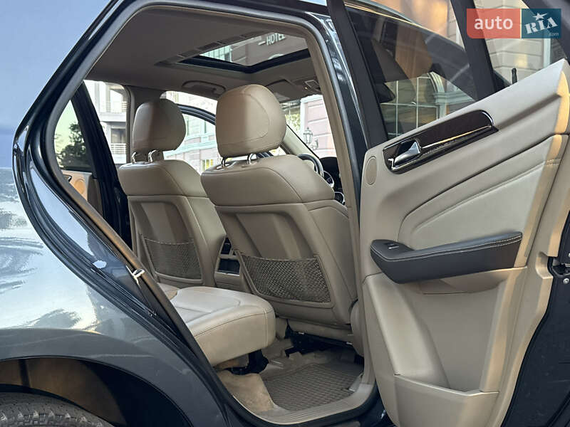 Внедорожник / Кроссовер Mercedes-Benz M-Class 2013 в Одессе