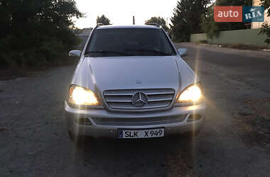 Позашляховик / Кросовер Mercedes-Benz M-Class 2004 в 