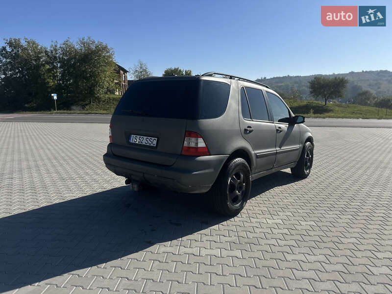 Позашляховик / Кросовер Mercedes-Benz M-Class 2003 в Чернівцях